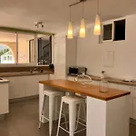 Siriana 101, 001